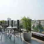 Modern 2Br Apartment At Maqna Residence By Travelio